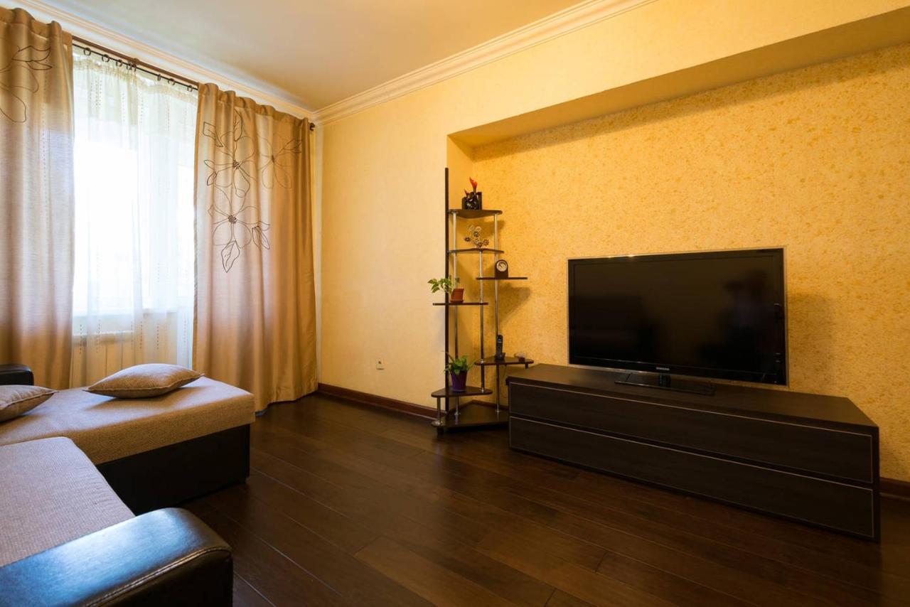 Nadezhda Apartments In Touristic Area, On The Dostyk Avenue 89 Almaty Exterior photo